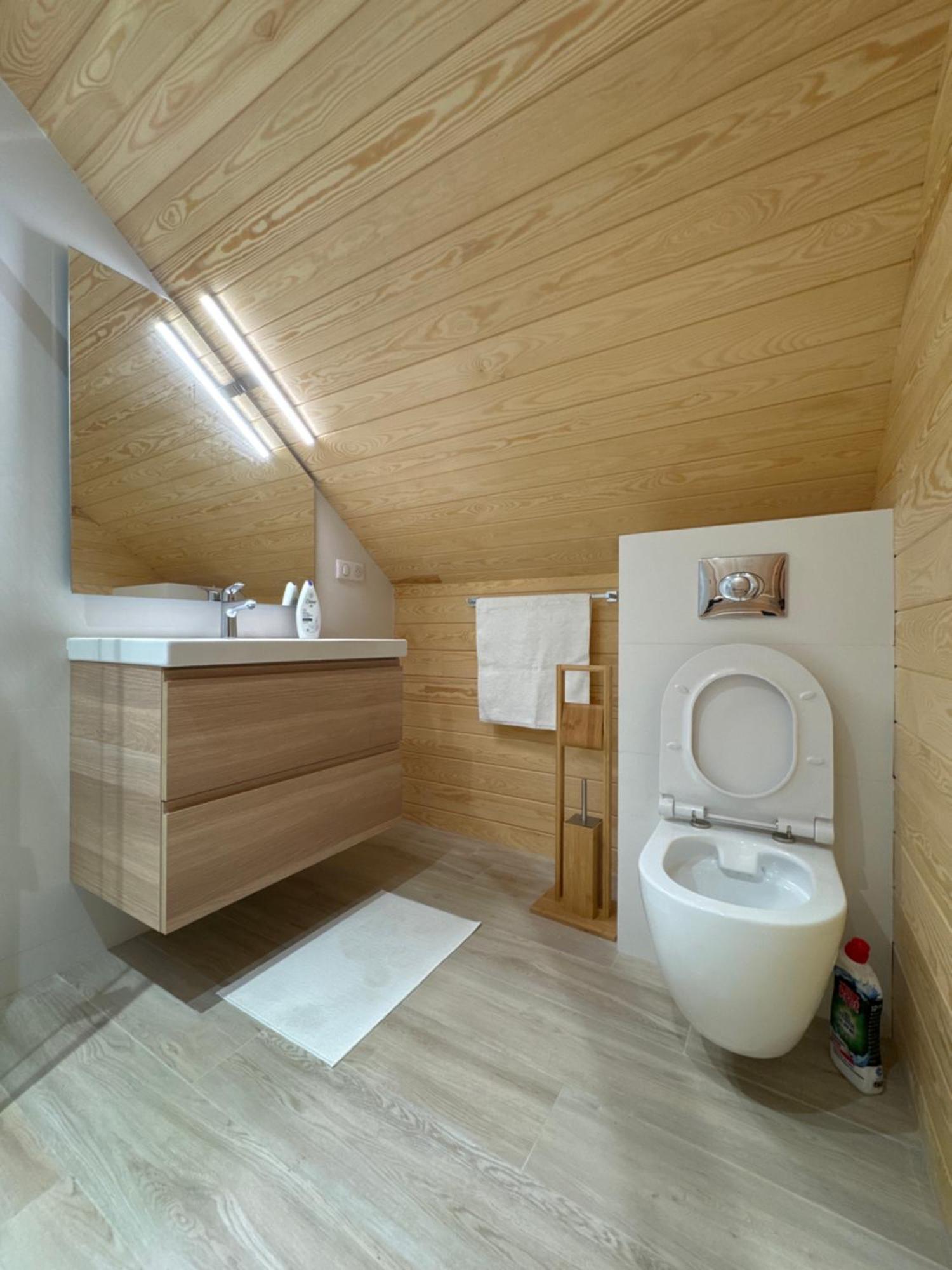 Hotel Dolina Sanu Krzeszow  Zewnętrze zdjęcie
